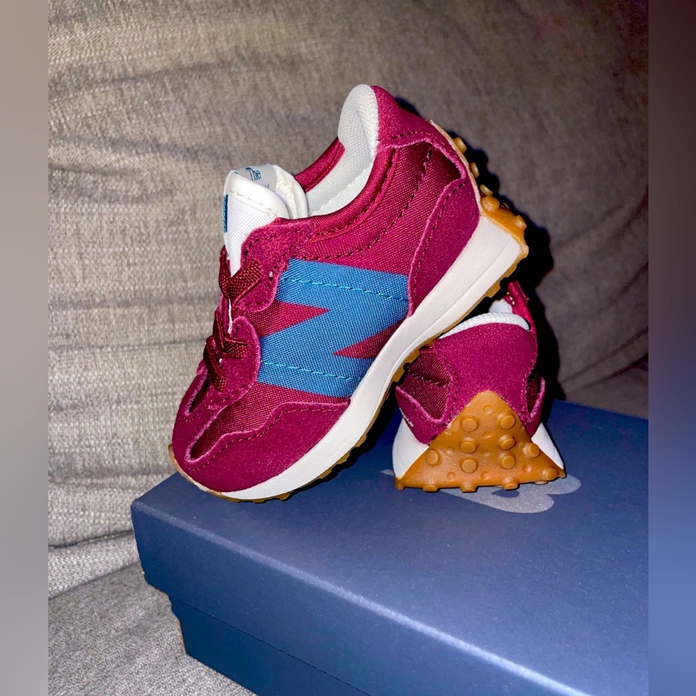 Toddler New Balance 327 burgundy 4c
